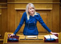 Τζάκρη: “Έκθεση ιδεών” το πόρισμα Καρώνη για τα Τέμπη – “Ηγεσία του μπουζουξίδικου” ο Φάμελλος