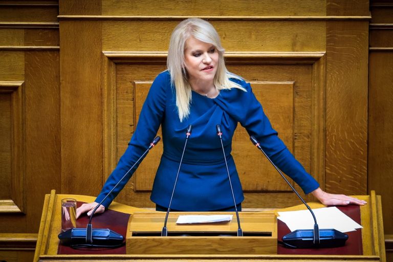 Τζάκρη: “Έκθεση ιδεών” το πόρισμα Καρώνη για τα Τέμπη – “Ηγεσία του μπουζουξίδικου” ο Φάμελλος