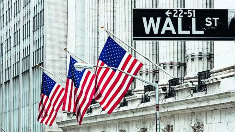 Wall Street: Ισχυρά κέρδη με ώθηση από το εμπορικό deal ΗΠΑ-Βρετανίας