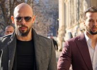 Οι αδελφοί Τέιτ αντιμετωπίζουν κατηγορίες για βιασμό στο Ηνωμένο Βασίλειο Οι αδελφοί Τέιτ αντιμετωπίζουν κατηγορίες για βιασμό στο Ηνωμένο Βασίλειο