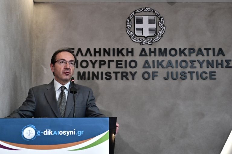 Μπούγας: Μεταρρυθμίσεις για επιτάχυνση της Δικαιοσύνης – Από 1.492 σε 650 ημέρες οι αποφάσεις ως το 2027