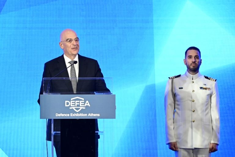 DEFEA 2025: Ο Νίκος Δένδιας εγκαινίασε τη διεθνή έκθεση Άμυνας και Ασφάλειας