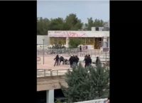 Άγριος ξυλοδαρμός μεταξύ κουκουλοφόρων στην Πολυτεχνειούπολη Ζωγράφου [vid]