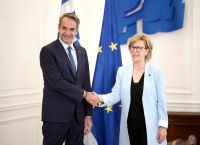 Μητσοτάκης σε Επίτροπο χρηματοοικονομικών ΕΕ: Η Ελλάδα έχει αφήσει οριστικά πίσω της τα δύσκολα χρόνια Μητσοτάκης σε Επίτροπο χρηματοοικονομικών ΕΕ: Η Ελλάδα έχει αφήσει οριστικά πίσω της τα δύσκολα χρόνια