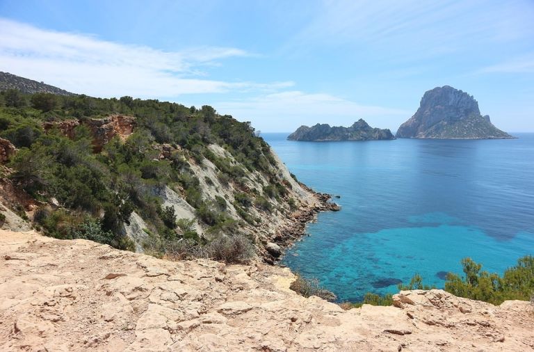 Ποιος δημοφιλής τουρισμός βάζει φρένο στους influencers για να σώσει τοπία