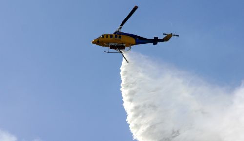 Φωτιά στη Ριτσώνα: Μάχη με τις αναζωπυρώσεις δίνουν τα εναέρια -Συνελήφθη 28χρονος
