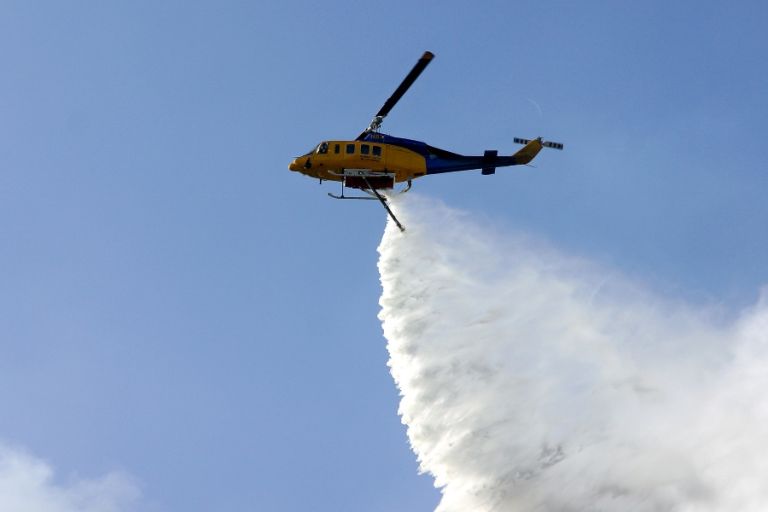 Φωτιά στη Ριτσώνα: Μάχη με τις αναζωπυρώσεις δίνουν τα εναέρια -Συνελήφθη 28χρονος