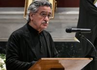 “Εφυγε” στα 79 του χρόνια ο ηθοποιός Νίκος Γαλανός-Έδινε μάχη με τον καρκίνο τους τελευταίους μήνες “Εφυγε” στα 79 του χρόνια ο ηθοποιός Νίκος Γαλανός-Έδινε μάχη με τον καρκίνο τους τελευταίους μήνες
