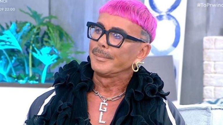 Λάκης Γαβαλάς: Γυμνός στο Instagram – «Μου έκλεψαν το μαγιό στην παραλία» [pics]