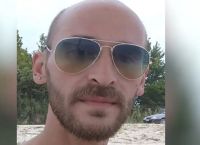 Κερατσίνι: Νεκρός σε αποθήκη του σπιτιού του βρέθηκε ο 43χρονος Σπύρος που αγνοούνταν – «Ακούσαμε ουρλιαχτά» Κερατσίνι: Νεκρός σε αποθήκη του σπιτιού του βρέθηκε ο 43χρονος Σπύρος που αγνοούνταν – «Ακούσαμε ουρλιαχτά»
