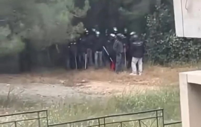 Πολυτεχνειούπολη: Επίθεση κουκουλοφόρων-Χτύπησαν γυναίκα υπάλληλο κυλικείου,πέταξαν αντικείμενα σε λεωφορείο