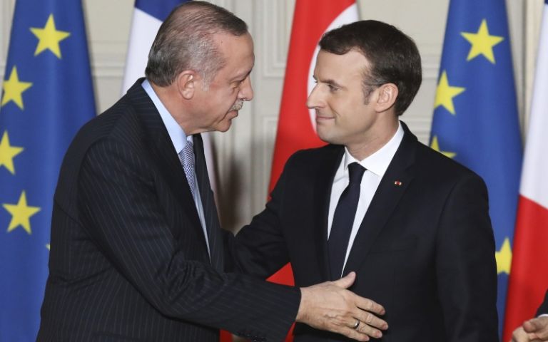 Ερντογάν σε Μακρόν: Η Τουρκία έτοιμη να φιλοξενήσει διαπραγματεύσεις Ρωσίας–Ουκρανίας για κατάπαυση πυρός