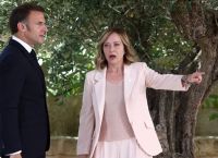 Μελόνι εναντίον Μακρόν: Θεωρεί ότι την «αποκλείει» στο Ουκρανικό Μελόνι εναντίον Μακρόν: Θεωρεί ότι την «αποκλείει» στο Ουκρανικό