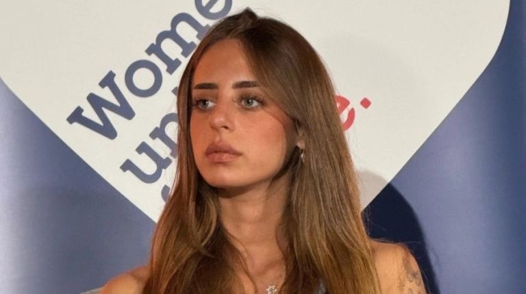 Μία Σεμ: Η πρώην όμηρος της Χαμάς καταγγέλλει τον βιασμό της από γυμναστή-influencer στο Τελ Αβίβ
