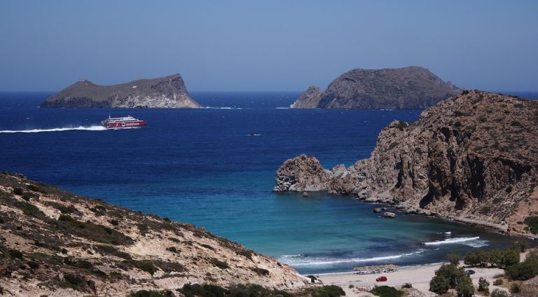 Το νησί που επιλέγει το National Geographic αντί της «πανάκριβης και γεμάτης τουρίστες Σαντορίνης»