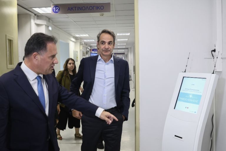 Βραχιολάκι: Πώς ο Άδωνις Γεωργιάδης κέρδισε τη μάχη απέναντι στους μεγάλους χρόνους αναμονής