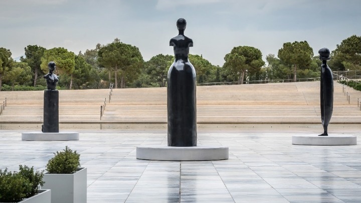 Simone Leigh’s ‘Anatomy of Architecture’ opens at the Agora of the SNFCC