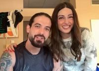 «Είτε με δύο χέρια είτε με ένα, εγώ θα ξαναπαίξω κλαρίνο» λέει ο Μουγκοπέτρος-Στο πλευρό του η Παλιοσπύρου «Είτε με δύο χέρια είτε με ένα, εγώ θα ξαναπαίξω κλαρίνο» λέει ο Μουγκοπέτρος-Στο πλευρό του η Παλιοσπύρου