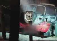 Παγκράτι: Ξαπλωμένος στο κάθισμα ο άνδρας που βρέθηκε καμένος σε αυτοκίνητο – Τι “ξεσκονίζει” η ΕΛΑΣ [vid]