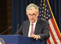 Fed: Ο Πάουελ αντιστέκεται στις πιέσεις Tραμπ – Tι θα αποφασίσει για τα επιτόκια Fed: Ο Πάουελ αντιστέκεται στις πιέσεις Tραμπ – Tι θα αποφασίσει για τα επιτόκια