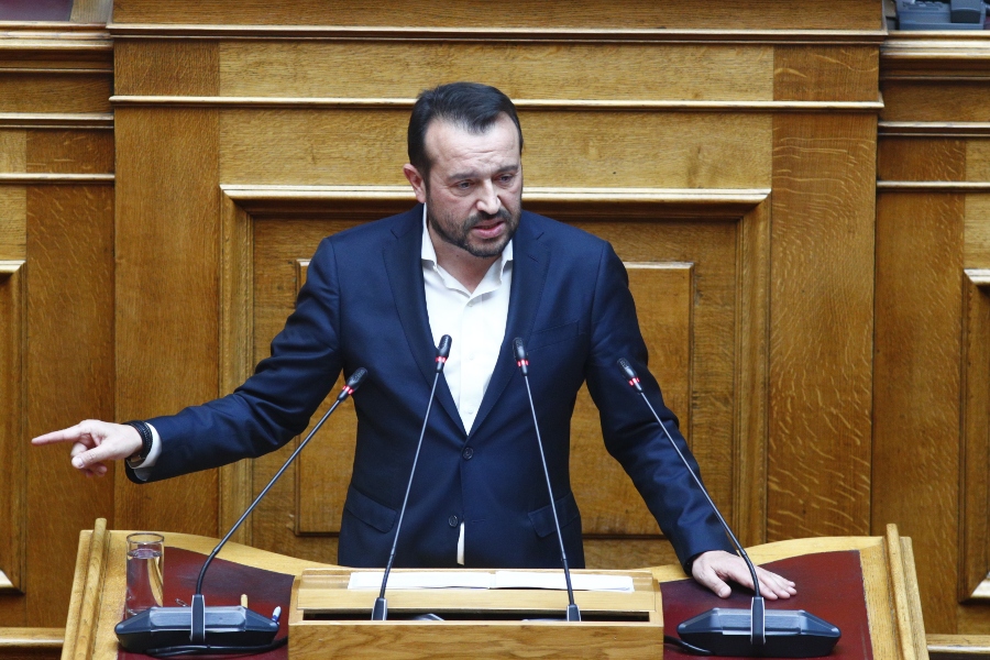 Ηχηρή παρέμβαση Παππά για στεγαστικό και Τέμπη [vid]