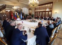 «Στο σκοτάδι» οι διαπραγματεύσεις Ουκρανίας-Ρωσίας: Πότε θα συναντηθούν οι αντιπροσωπείες «Στο σκοτάδι» οι διαπραγματεύσεις Ουκρανίας-Ρωσίας: Πότε θα συναντηθούν οι αντιπροσωπείες