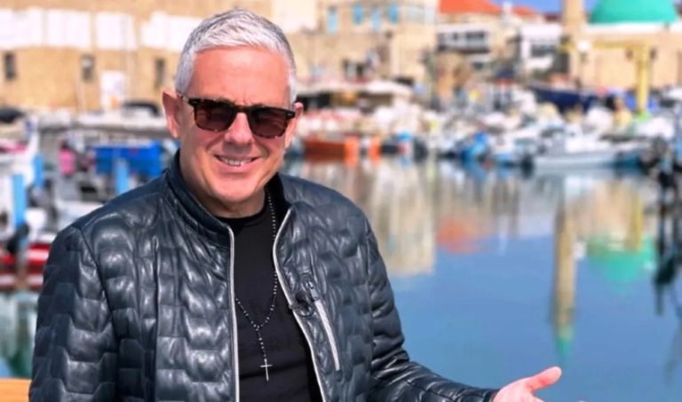 Τάσος Δούσης προς νεόπλουτους: “Κακό είναι τα χρήματα να σε κάνουν μαλ@@α”