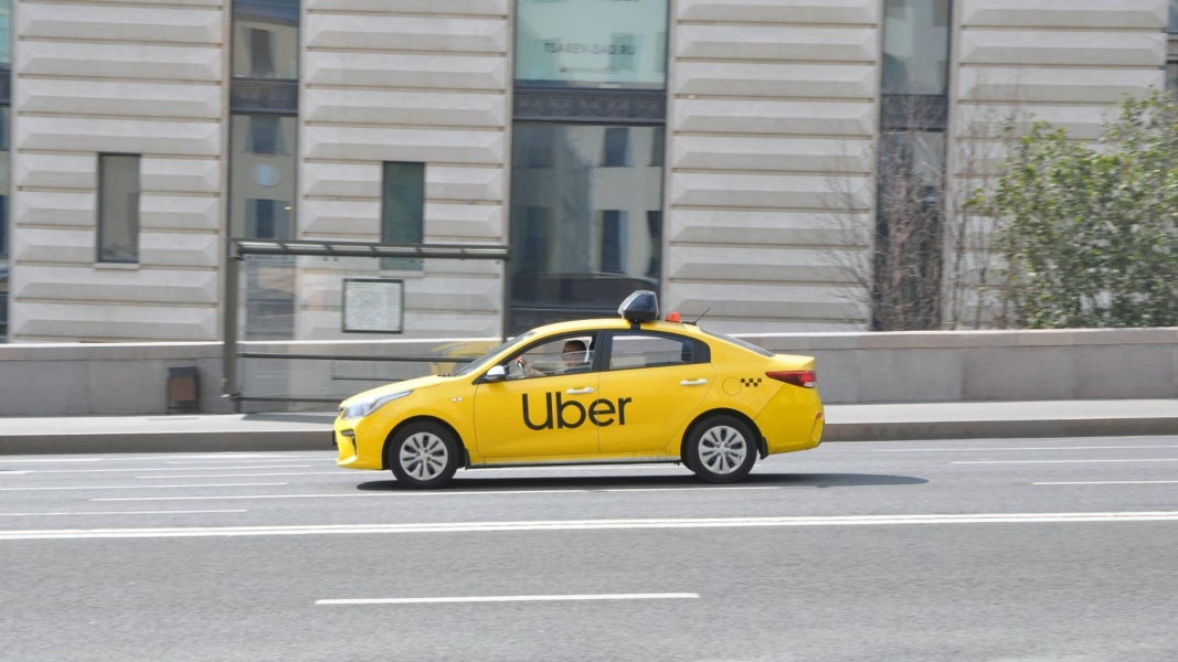 H Uber δηλώνει έτοιμη να λανσάρει ρομποτικά ταξί