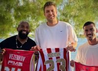 Ολυμπιακός: Πήγαν για… φρεντάκι Ροντινέι, Τσικίνιο και Βαζένκοφ [pic]