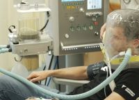 Ορειβάτες που εισέπνευσαν αέριο ξένο αναρριχήθηκαν στο Έβερεστ σε χρόνο ρεκόρ Ορειβάτες που εισέπνευσαν αέριο ξένο αναρριχήθηκαν στο Έβερεστ σε χρόνο ρεκόρ