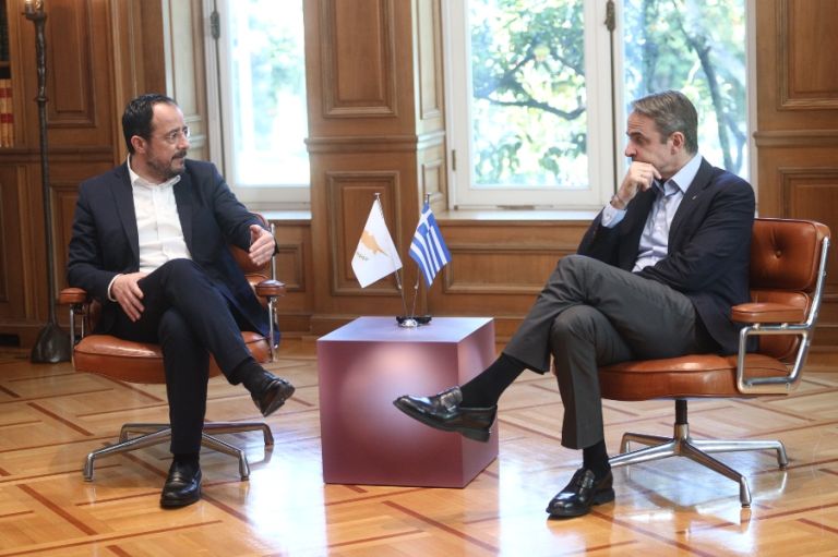 Τηλεφωνική επικοινωνία Μητσοτάκη – Χριστοδουλίδη: Στο επίκεντρο οι εξελίξεις στη Μέση Ανατολή