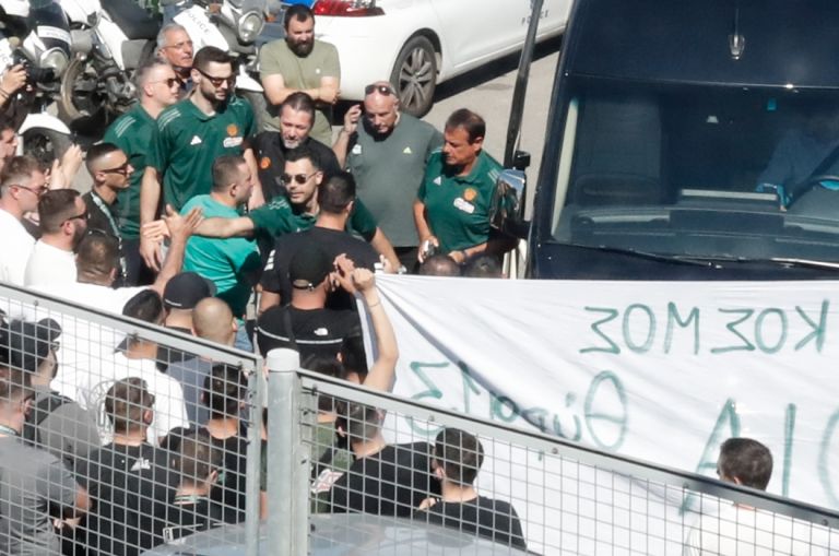 Παναθηναϊκός: Το βίντεο της ΚΑΕ από την υποδοχή των οπαδών έξω από το γραφείο του αθλητικού δικαστή