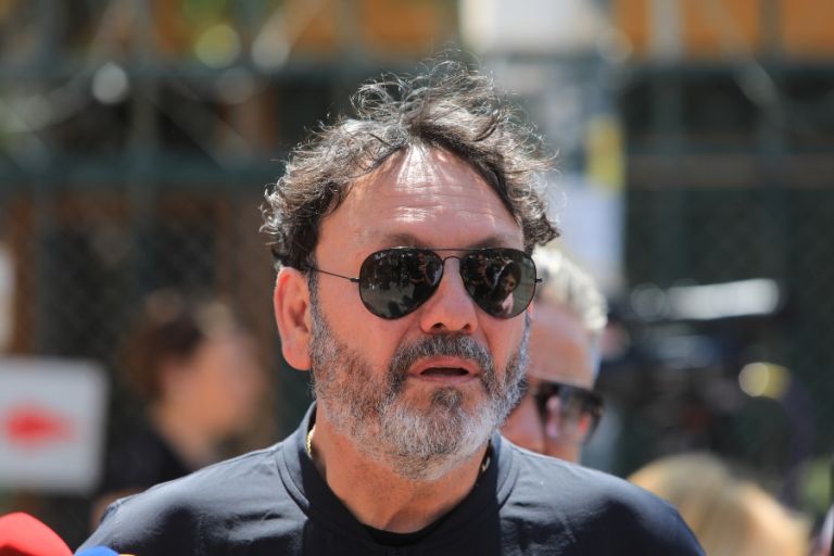 Στάθης Αγγελόπουλος: Αναβολή για 12 Ιουνίου η δίκη, αφέθηκε ελεύθερος υπό όρους