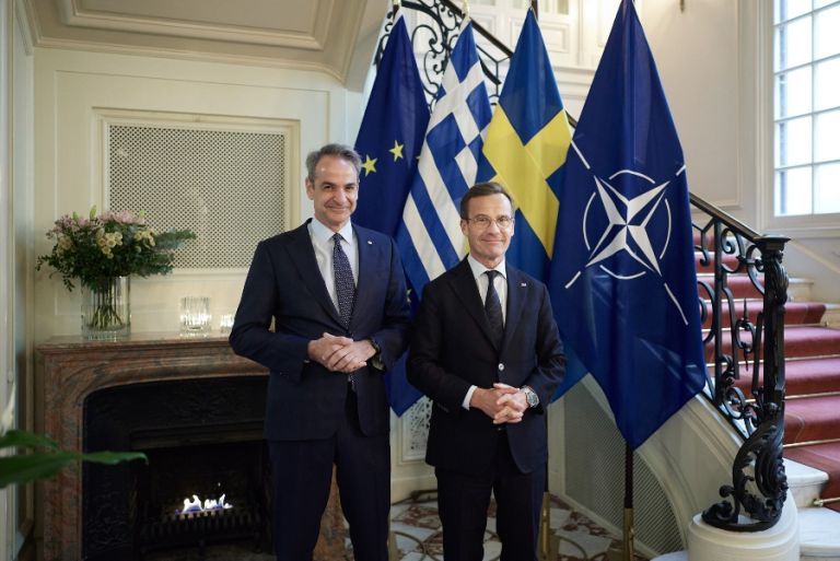 Μητσοτάκης από Σουηδία: “Χρειάζεται επιπλέον χρηματοδότηση για την ενίσχυση της ευρωπαϊκής άμυνας”