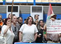 «Ντου» εργαζομένων της «Αυγής» στο Συνέδριο του ΣΥΡΙΖΑ για τα δεδουλευμένα «Ντου» εργαζομένων της «Αυγής» στο Συνέδριο του ΣΥΡΙΖΑ για τα δεδουλευμένα