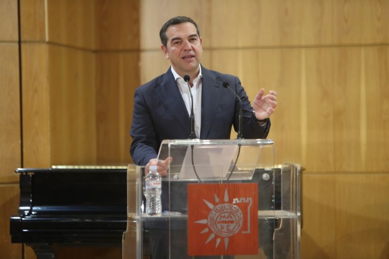 Ο Αλ. Τσίπρας “ξαναζεσταίνει” τα σενάρια επιστροφής