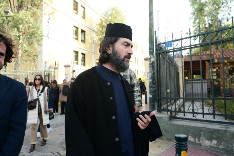 Πρώην τρόφιμος της «Κιβωτού» κατηγορεί τον πατέρα Αντώνιο για απόπειρα χρηματισμού
