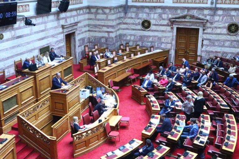 Ένταση χωρίς τέλος στην αντιπαράθεση για Τέμπη και Προανακριτική