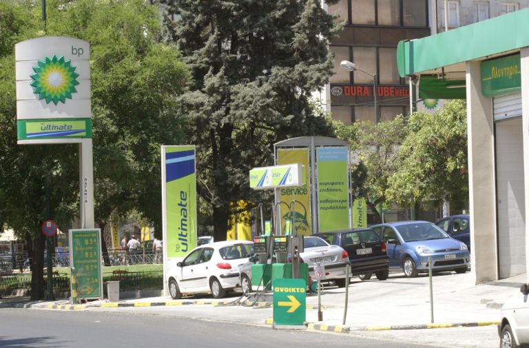 Η Shell διαψεύδει τα σενάρια εξαγοράς της BP