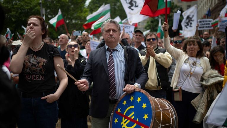 Στο ευρώ η Βουλγαρία από την 1η Ιανουαρίου