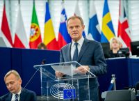 Κρίση στην Πολωνία: Ο Τουσκ ζητεί εκτάκτως ψήφο εμπιστοσύνης Κρίση στην Πολωνία: Ο Τουσκ ζητεί εκτάκτως ψήφο εμπιστοσύνης