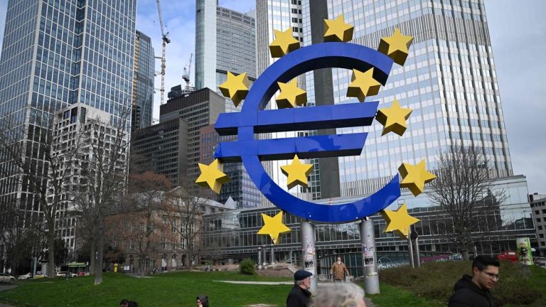 ΕΚΤ: Αδύναμη η οικονομία της Ευρωζώνης