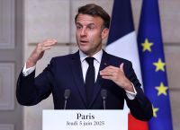 Ερίκ Λομπάρ: Η ήρεμη δύναμη πίσω από τον Μακρόν Ερίκ Λομπάρ: Η ήρεμη δύναμη πίσω από τον Μακρόν