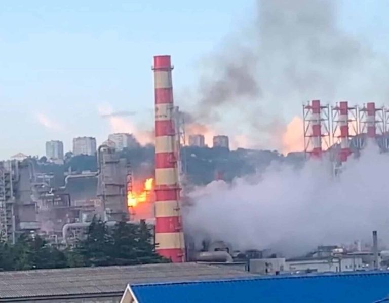 Ρωσία: Μεγάλη πυρκαγιά σε διυλιστήριο μετά από ουκρανική επίθεση