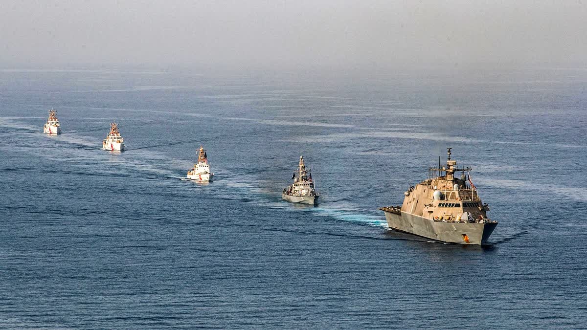 Η κρίση Ιράν-Ισραήλ εκτόξευσε κατά 60% τα ασφάλιστρα πλοίων στα Στενά του Ορμούζ