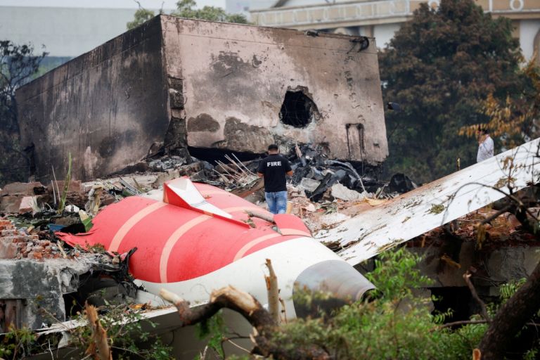 Πιθανή η δολιοφθορά για τη συντριβή του Boeing της Air India