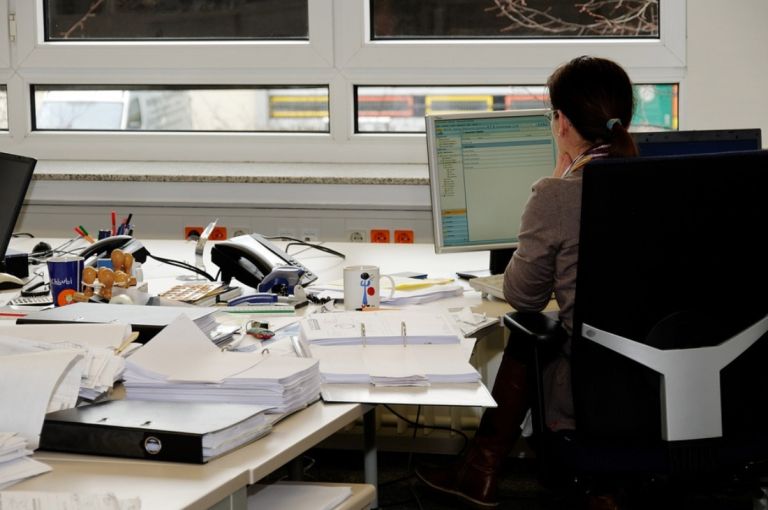 Μέσος μισθός στα 1650 ευρώ το 2026