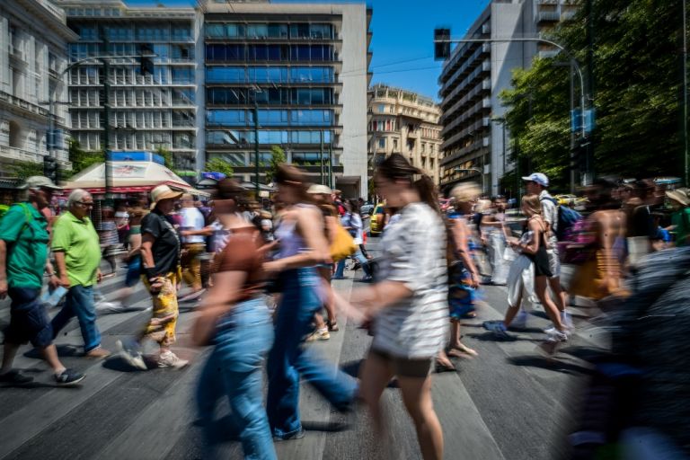 ΚΕΦΙΜ: Μειώνεται η φορολογική επιβάρυνση για τους Έλληνες το 2025