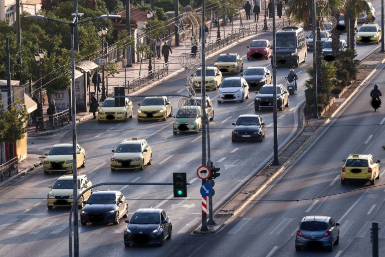 Βουλή: Υπερψηφίστηκε με ευρύτατη πλειοψηφία ο Νέος Κώδικας Οδικής Κυκλοφορίας