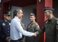 Μητσοτάκης: 33 χρόνια μετά στην 111 ΠΜ όπου υπηρέτησε Μητσοτάκης: 33 χρόνια μετά στην 111 ΠΜ όπου υπηρέτησε